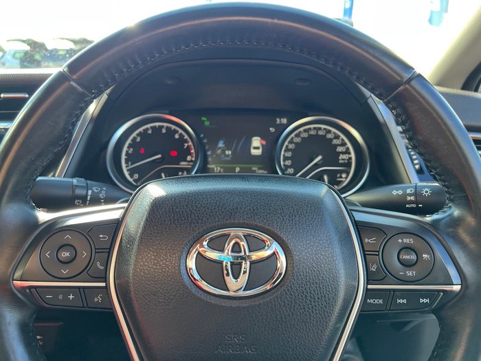 2020 Toyota Camry SX GSV70R Silver Pearl