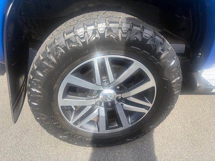 2015 Toyota Hilux SR5