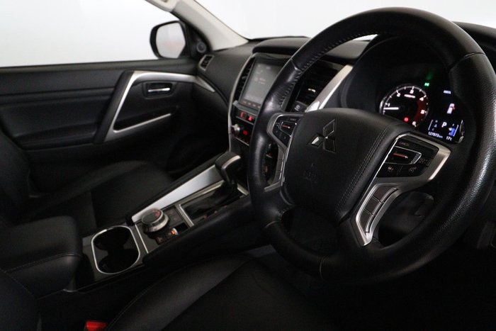 2020 Mitsubishi Pajero Sport GLS