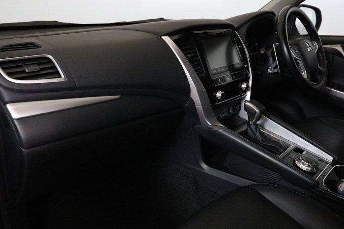 2020 Mitsubishi Pajero Sport GLS