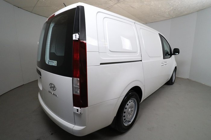 2022 Hyundai STARIA LOAD