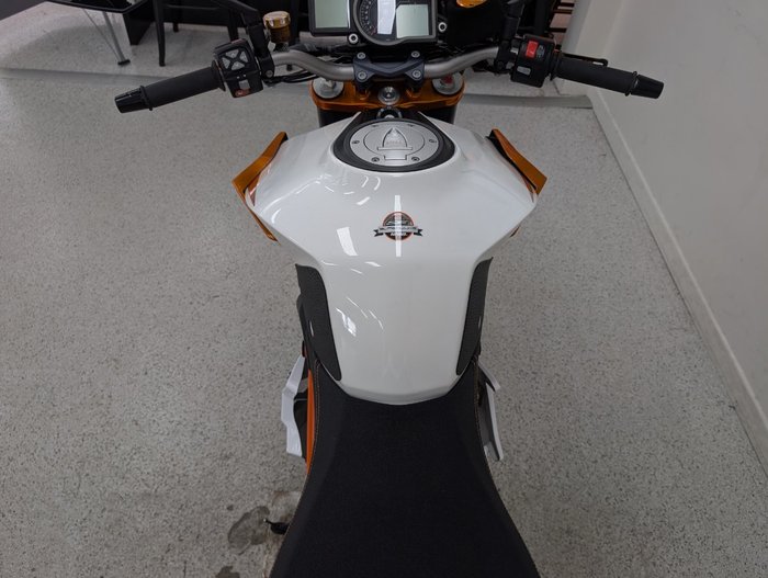 2016 Ktm 1290 SUPER DUKE R SE WHITE