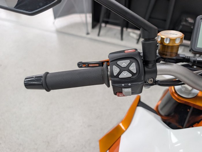 2016 Ktm 1290 SUPER DUKE R SE WHITE