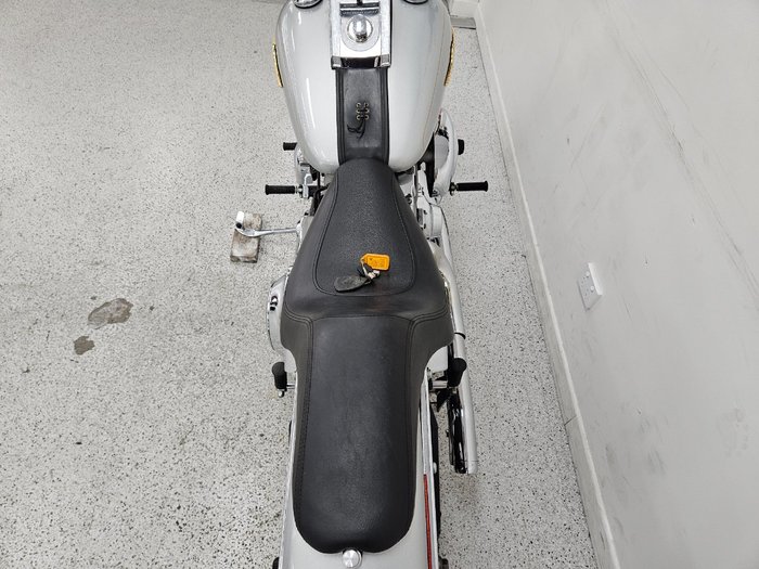 2005 Harley-davidson FLSTFI FAT BOY Silver