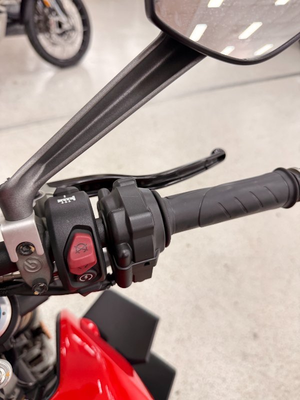 2021 DUCATI STREETFIGHTER V4 S Red