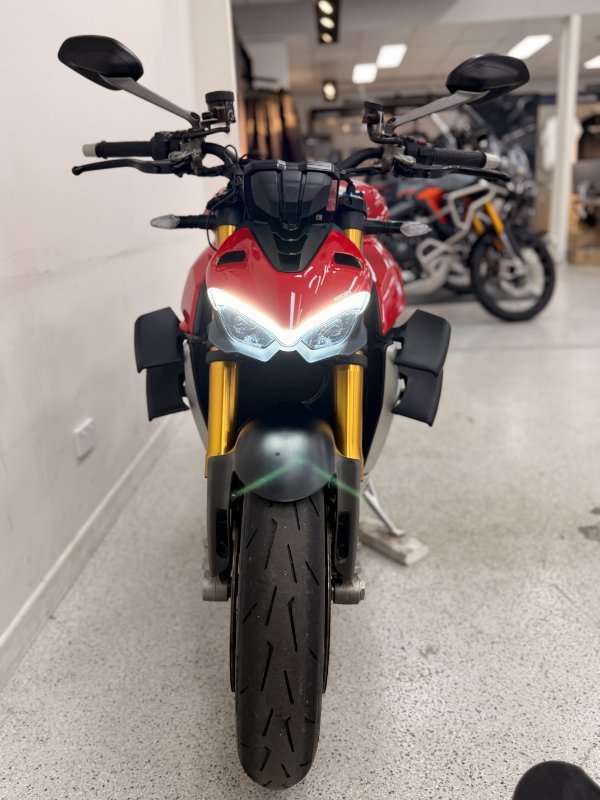 2021 DUCATI STREETFIGHTER V4 S Red