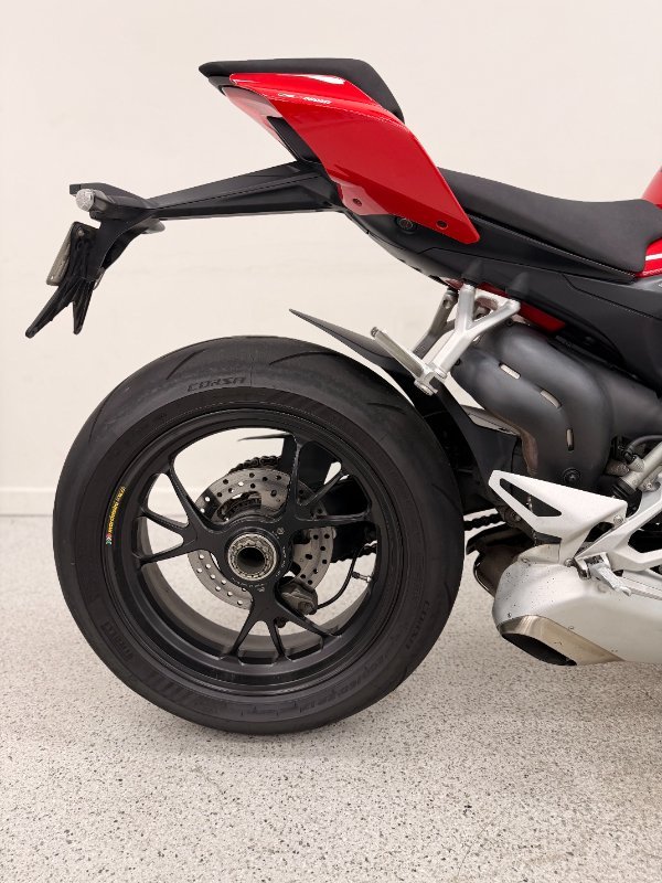 2021 DUCATI STREETFIGHTER V4 S Red