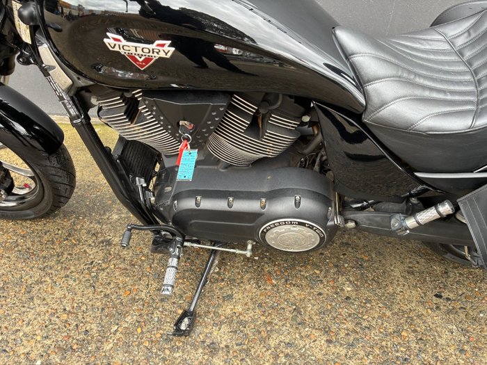 2013 VICTORY HAMMER 8-BALL BLACK