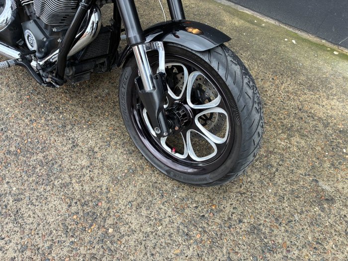2013 VICTORY HAMMER 8-BALL BLACK
