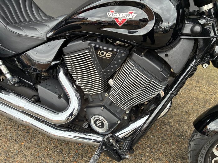 2013 VICTORY HAMMER 8-BALL BLACK
