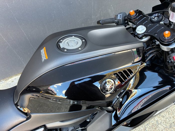 2024 Yamaha YZF-R7LA BLACK