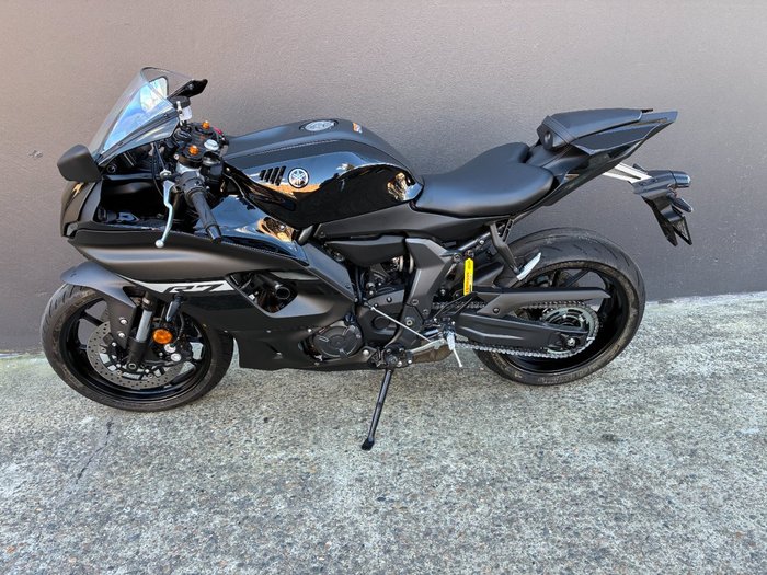 2024 Yamaha YZF-R7LA BLACK