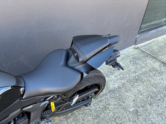 2024 Yamaha YZF-R7LA BLACK