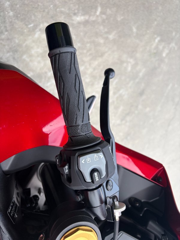 2025 Suzuki GSX-R1000A Red