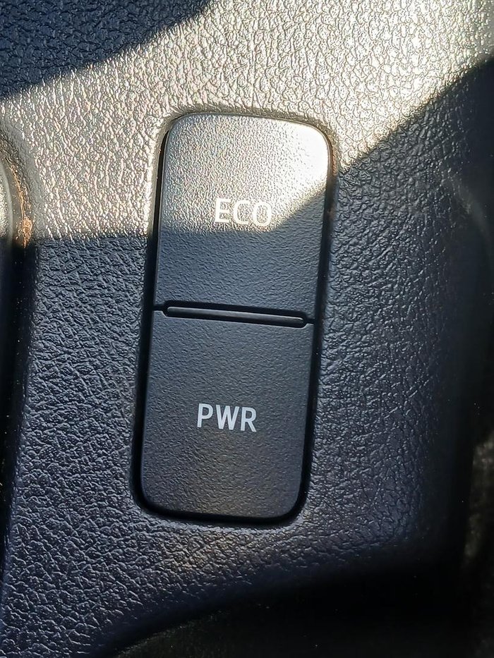 2022 Toyota Hilux SR