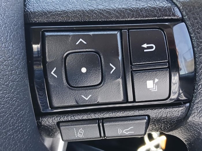 2022 Toyota Hilux SR
