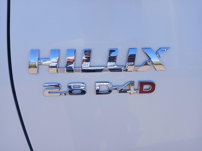 2022 Toyota Hilux SR