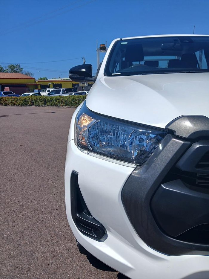 2022 Toyota Hilux SR