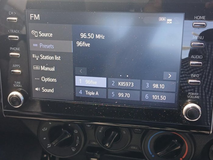2022 Toyota Hilux SR