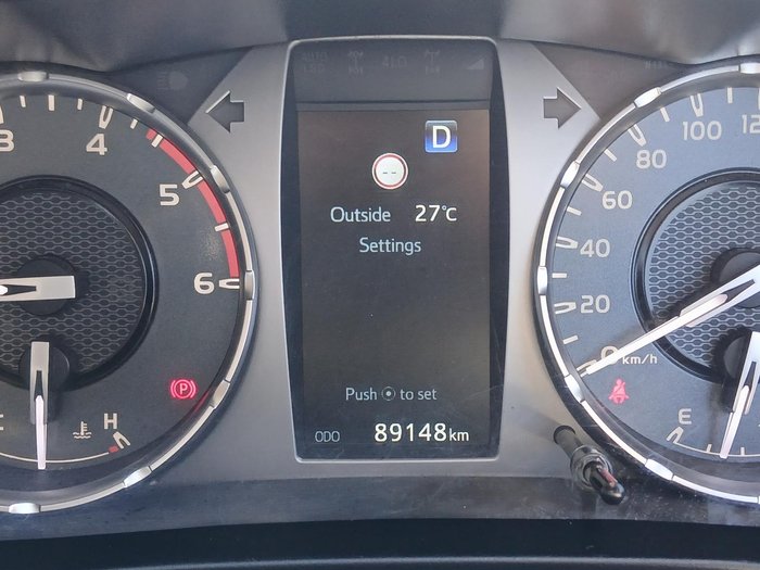 2022 Toyota Hilux SR