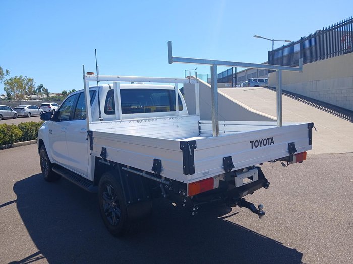 2022 Toyota Hilux SR
