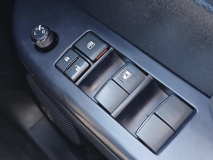 2022 Toyota Hilux SR