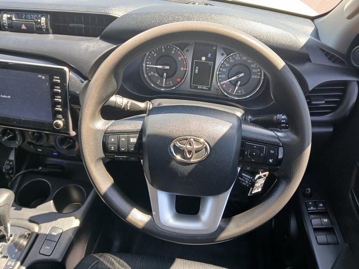 2022 Toyota Hilux SR