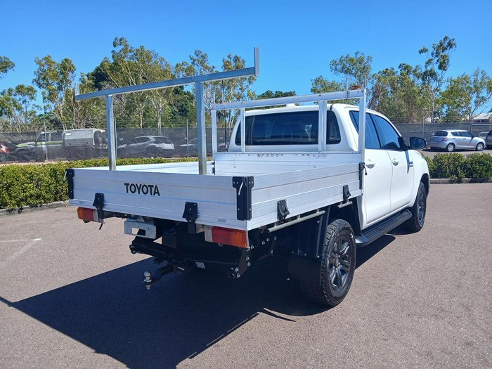 2022 Toyota Hilux SR