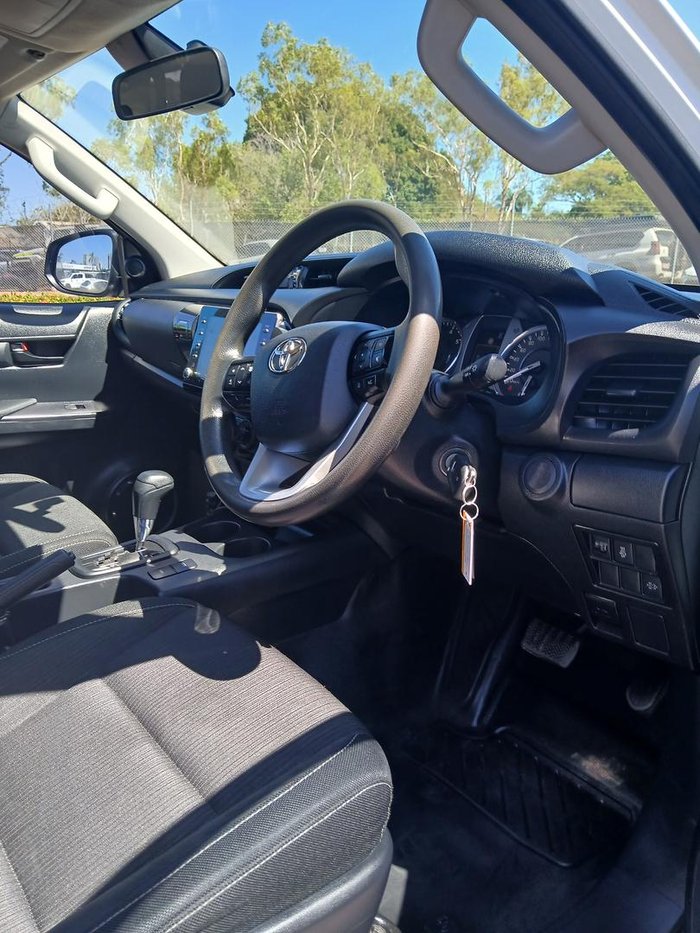 2022 Toyota Hilux SR