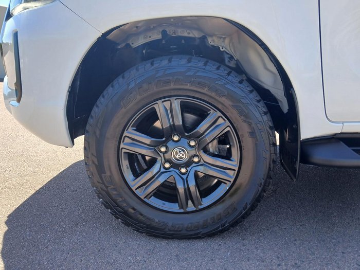 2022 Toyota Hilux SR