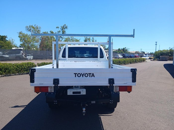 2022 Toyota Hilux SR
