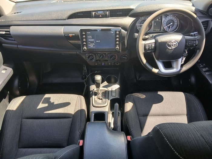 2022 Toyota Hilux SR
