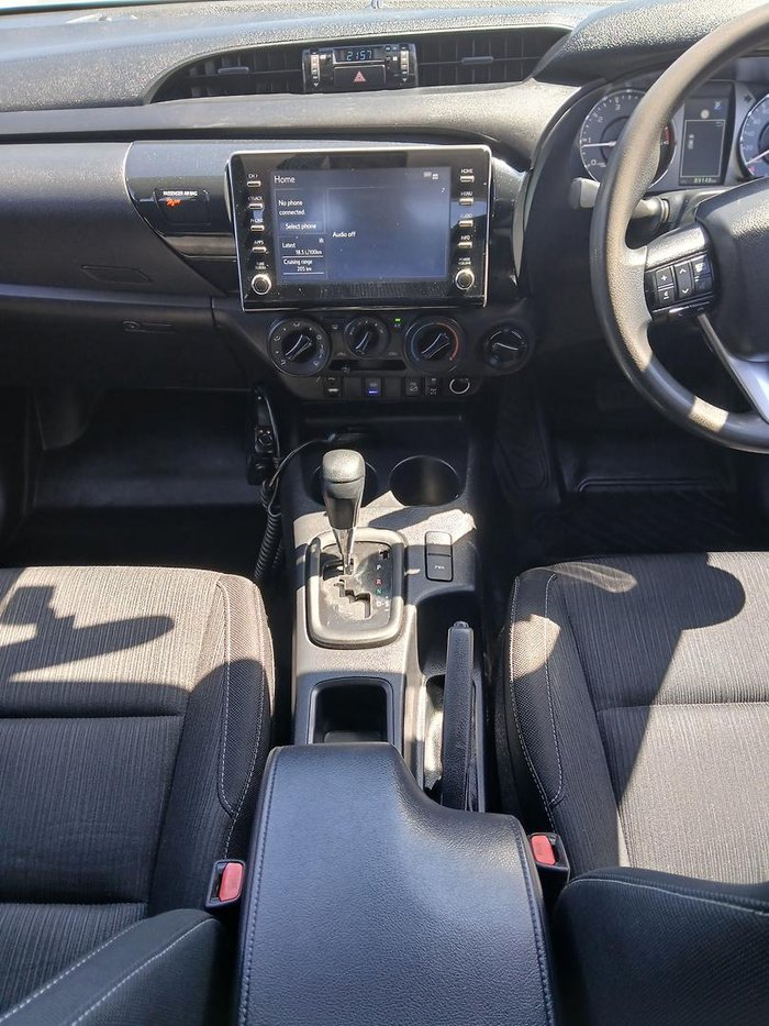 2022 Toyota Hilux SR