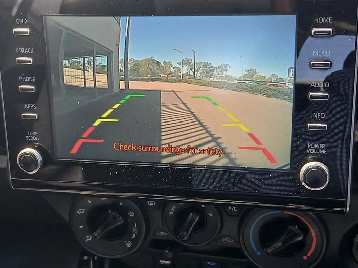 2022 Toyota Hilux SR
