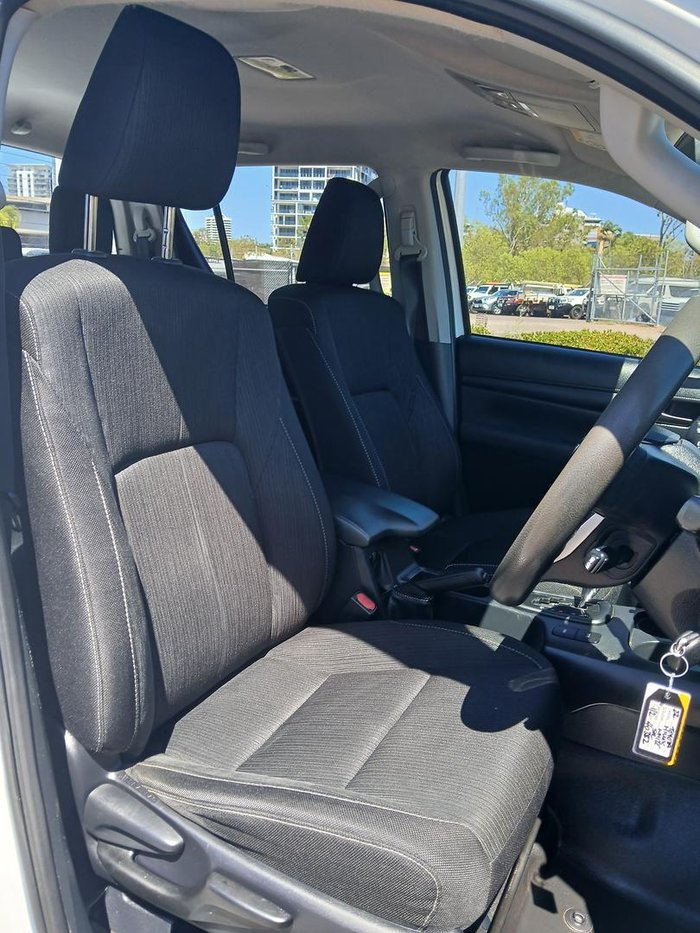 2022 Toyota Hilux SR