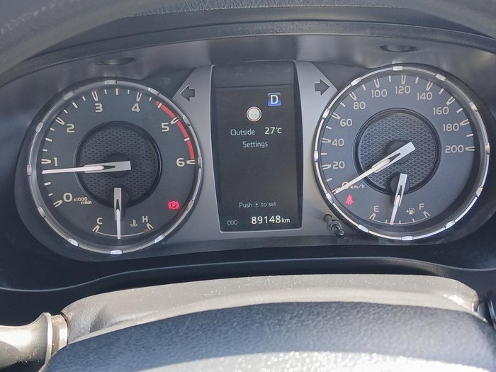 2022 Toyota Hilux SR