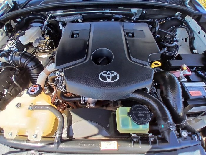 2022 Toyota Hilux SR