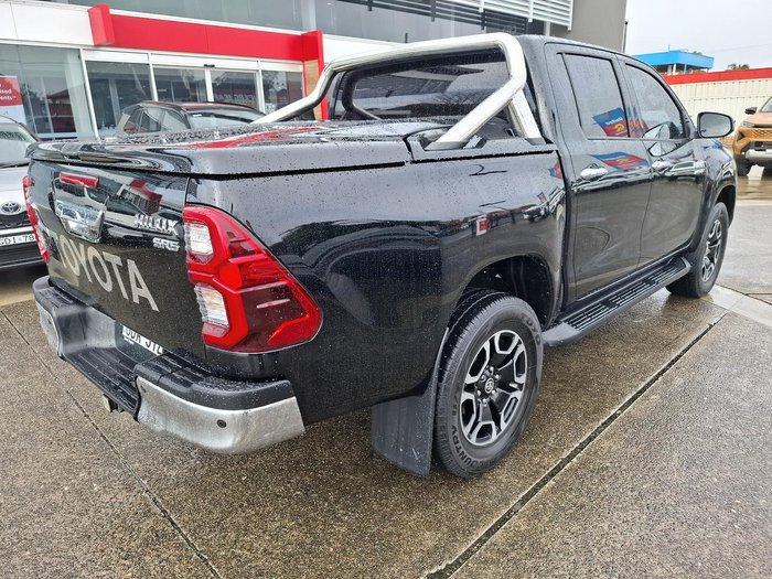 2021 Toyota Hilux SR5