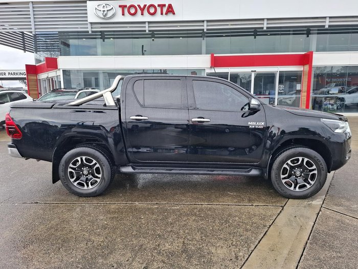2021 Toyota Hilux SR5