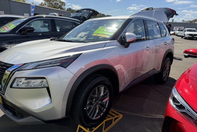 2024 NISSAN X-TRAIL ST (4WD)