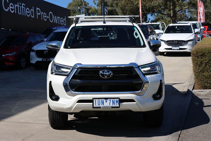 2021 Toyota Hilux SR5
