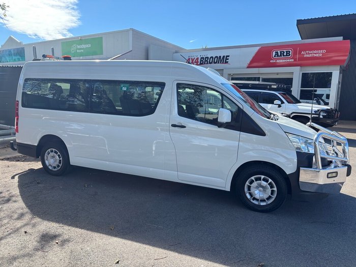 2022 Toyota HIACE