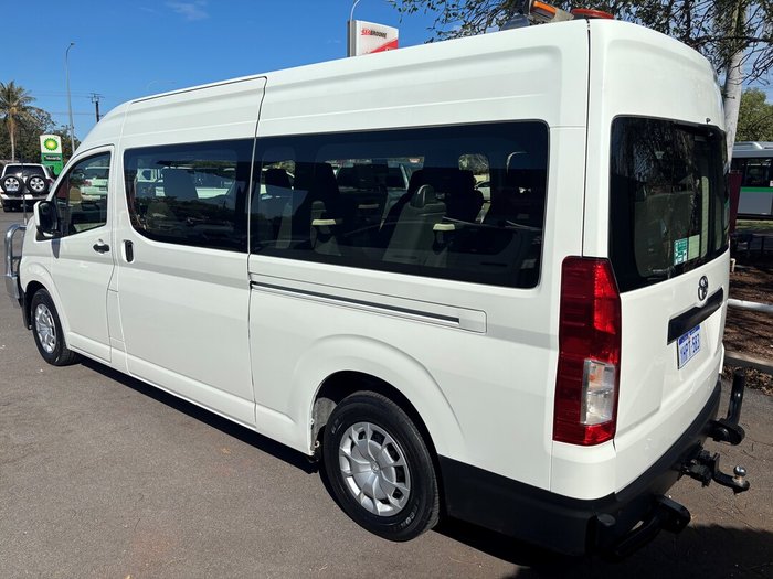 2022 Toyota HIACE