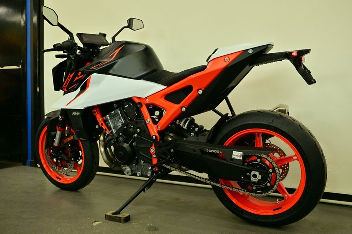 2026 Ktm 990 DUKE R Orange