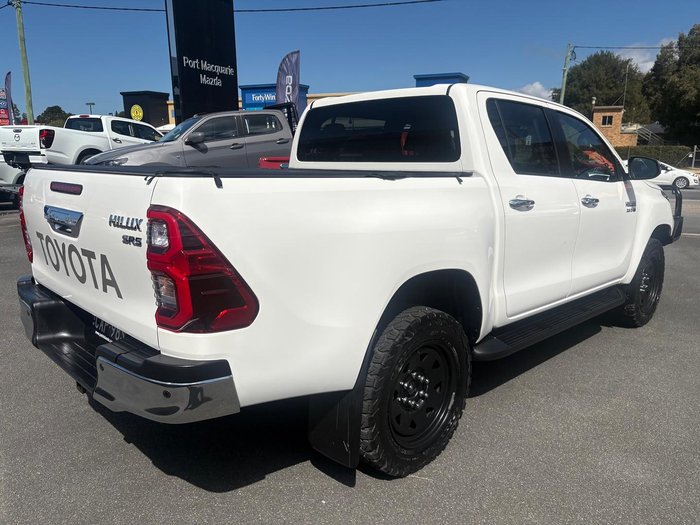 2021 Toyota Hilux SR5