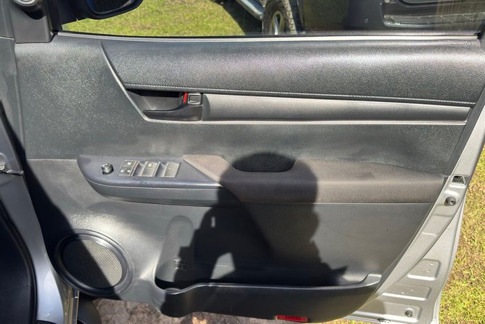 2023 Toyota Hilux SR