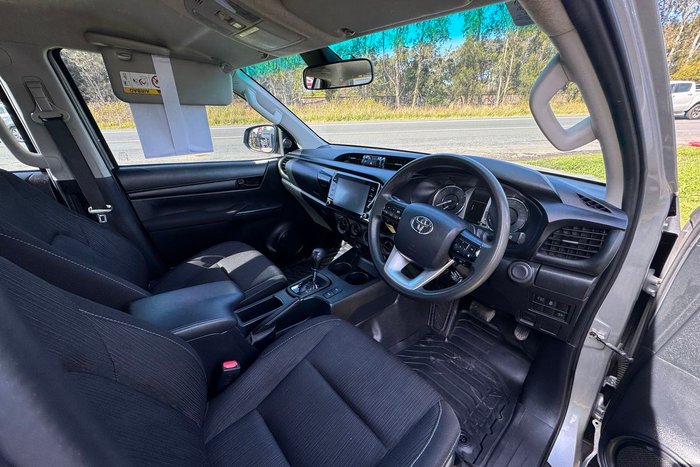 2023 Toyota Hilux SR