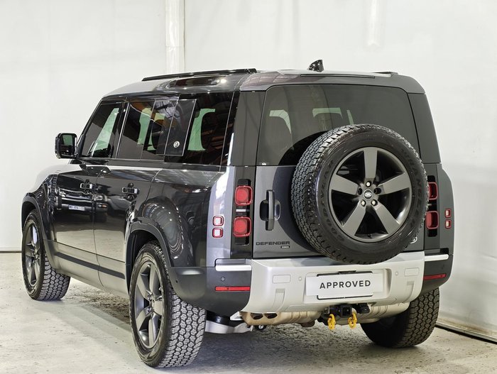 2022 Land Rover Defender 110 D300 SE