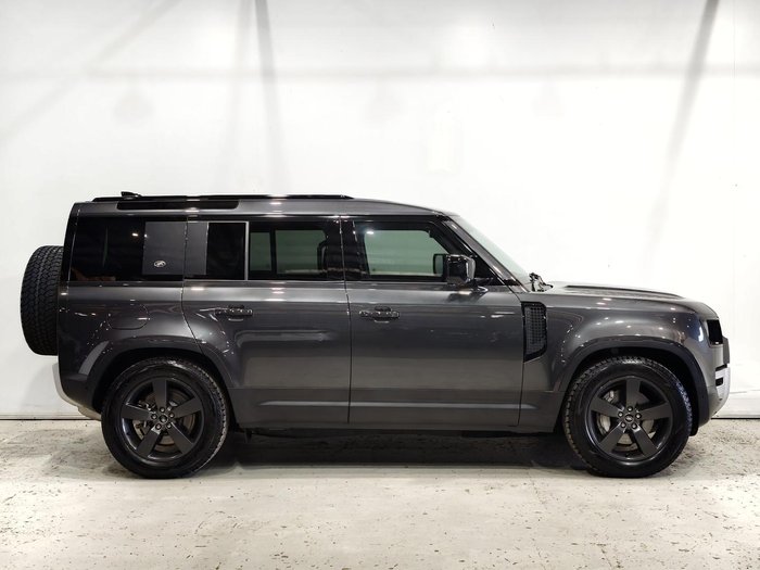 2022 Land Rover Defender 110 D300 SE