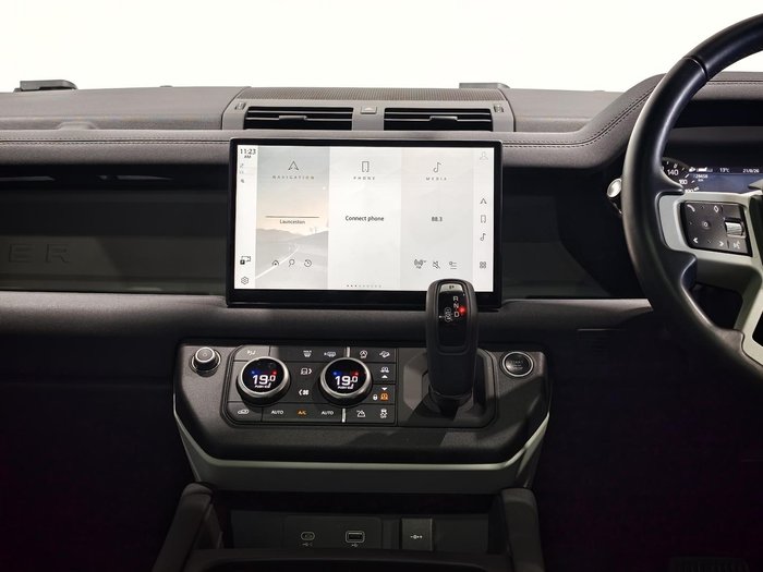 2022 Land Rover Defender 110 D300 SE